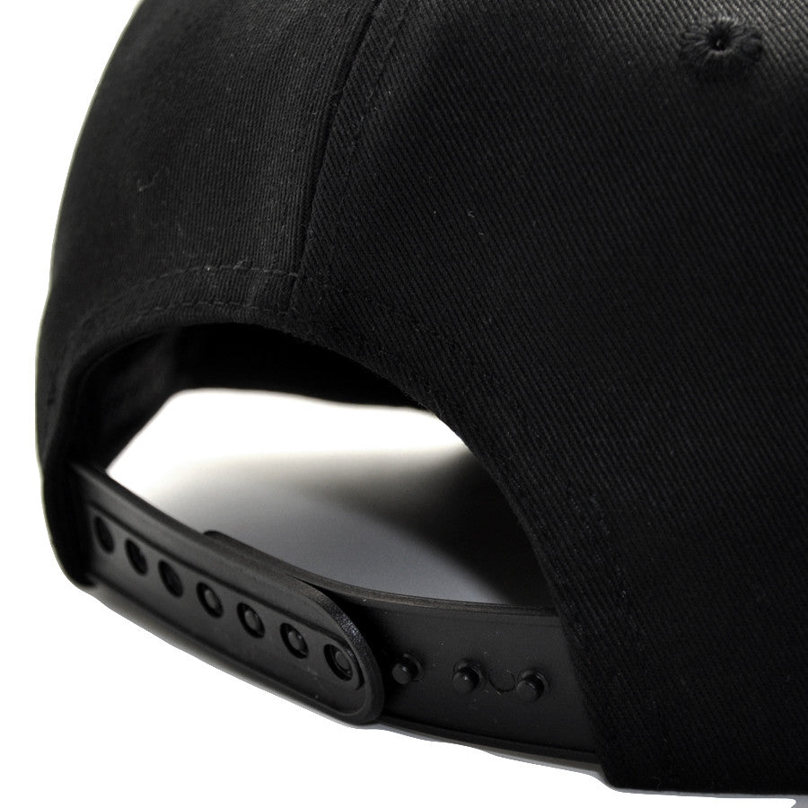 Black Snapback Enclosure Close up